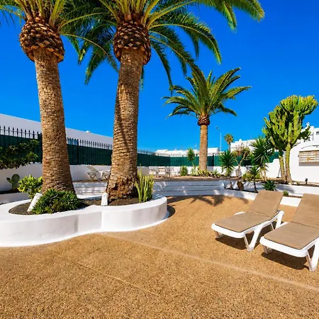 Chez Carmen Allegranza - Pool View - By Lanzarote Appartement *