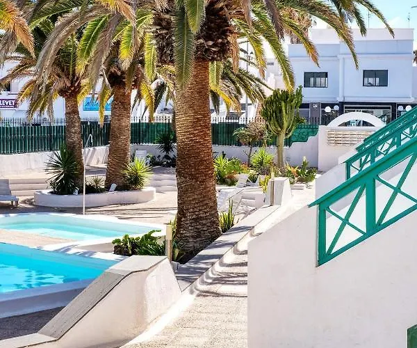 Chez Carmen Allegranza - Pool View - By Lanzarote アパート